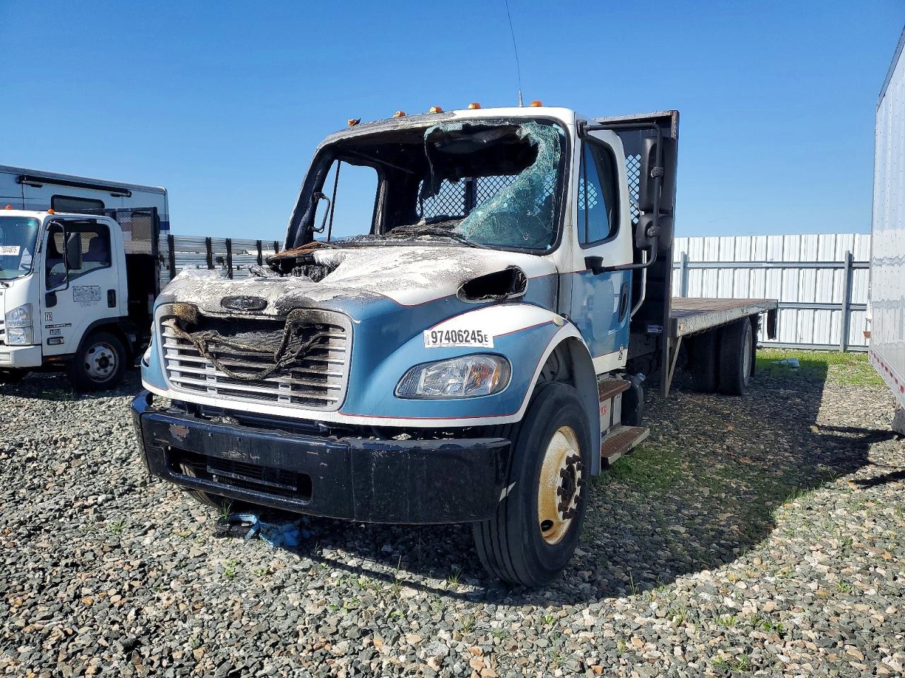 2013 FREIGHTLINER M2 106 MEDIUM DUTY photo 2