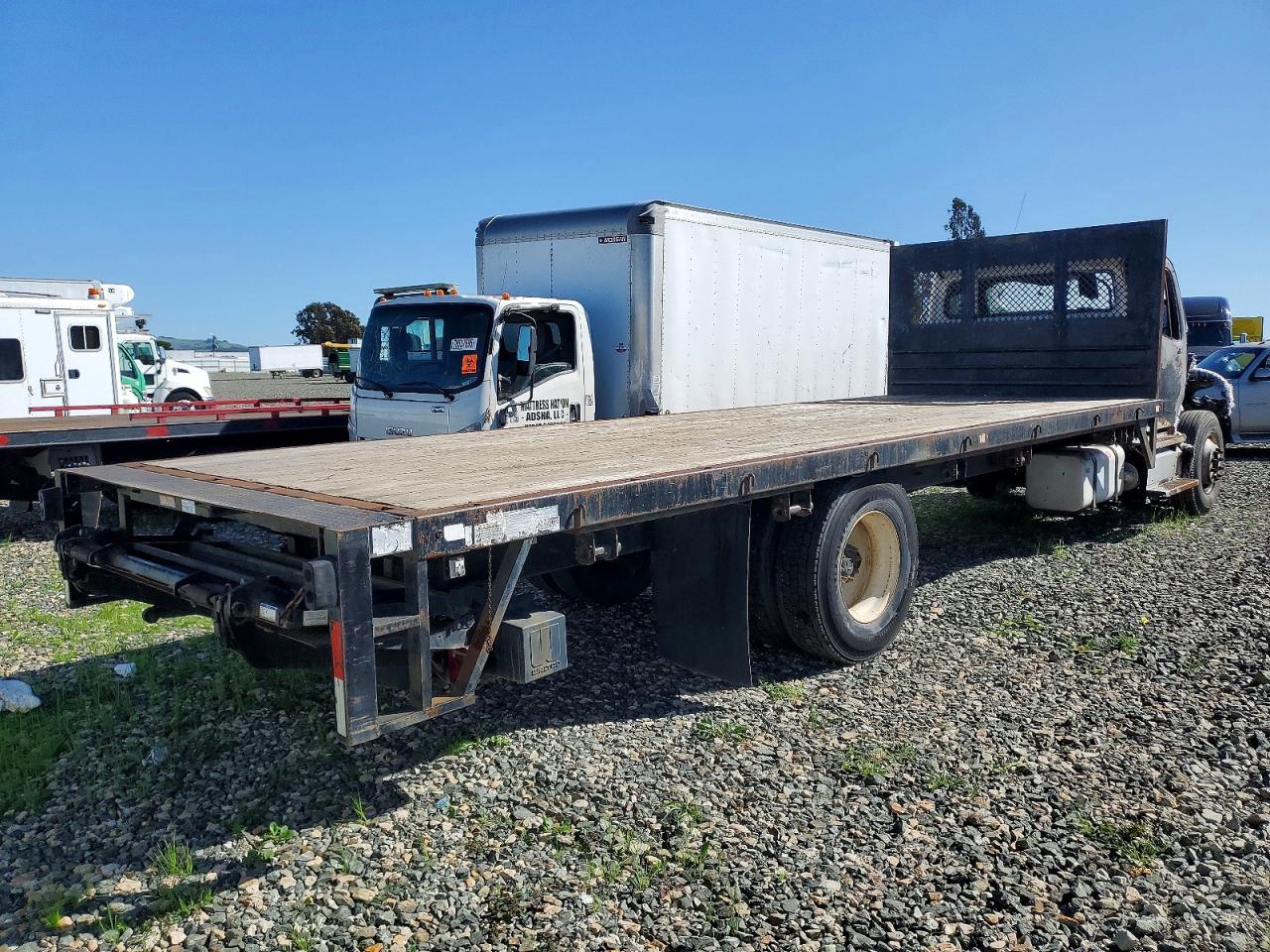 2013 FREIGHTLINER M2 106 MEDIUM DUTY photo 4