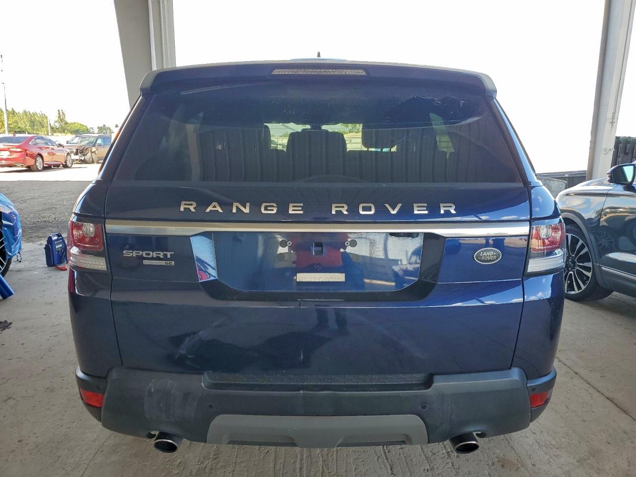 2016 LAND ROVER RANGE ROVER SPORT SE photo 6