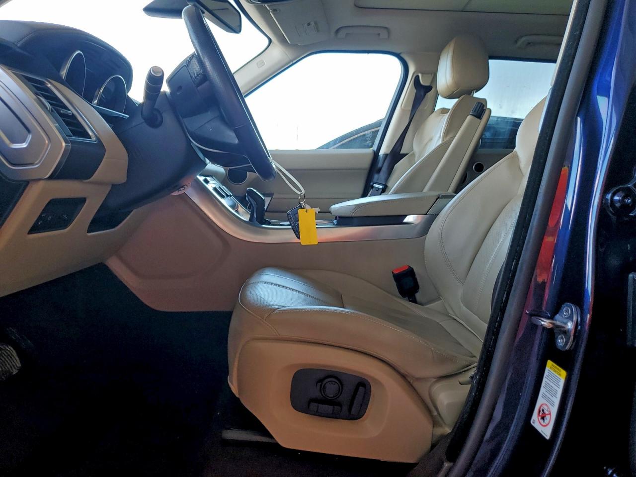 2016 LAND ROVER RANGE ROVER SPORT SE photo 7