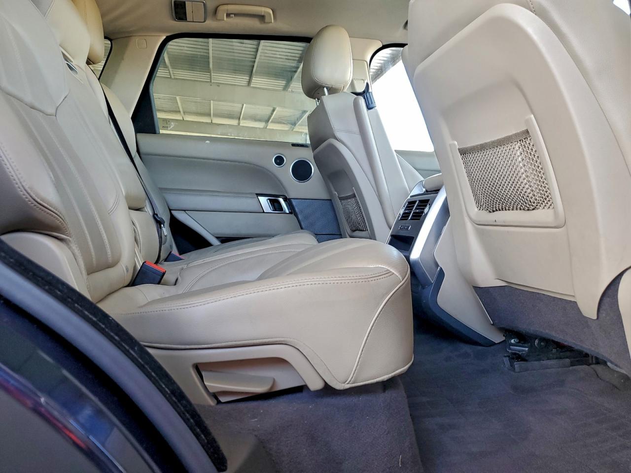 2016 LAND ROVER RANGE ROVER SPORT SE photo 11
