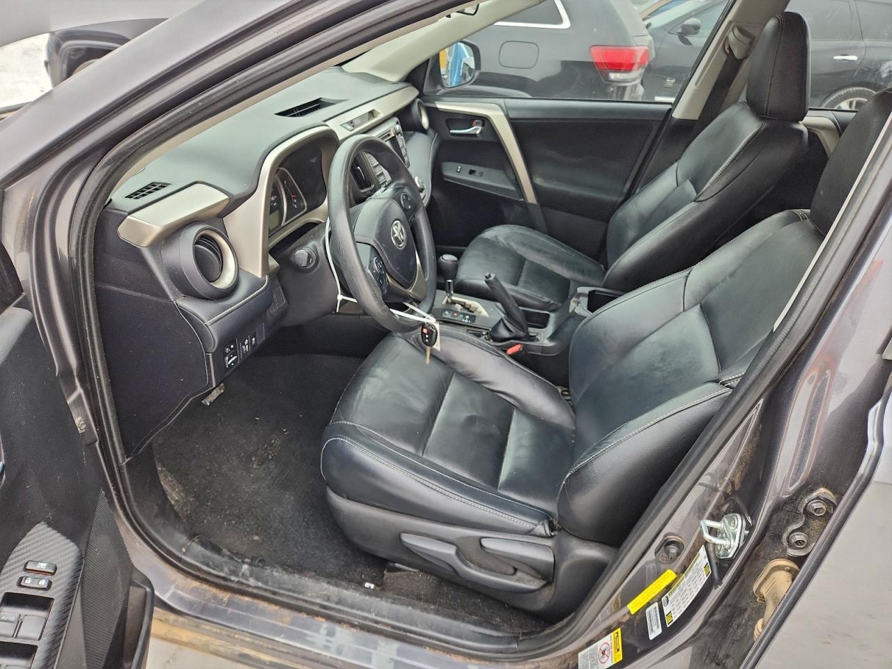 2014 TOYOTA RAV4 XLE photo 7