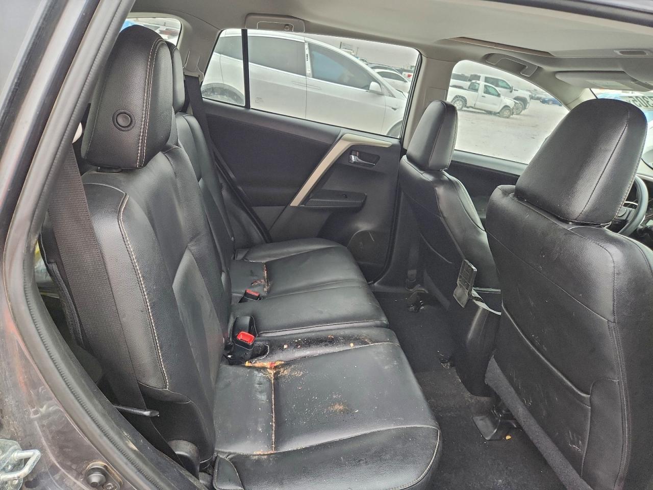 2014 TOYOTA RAV4 XLE photo 10