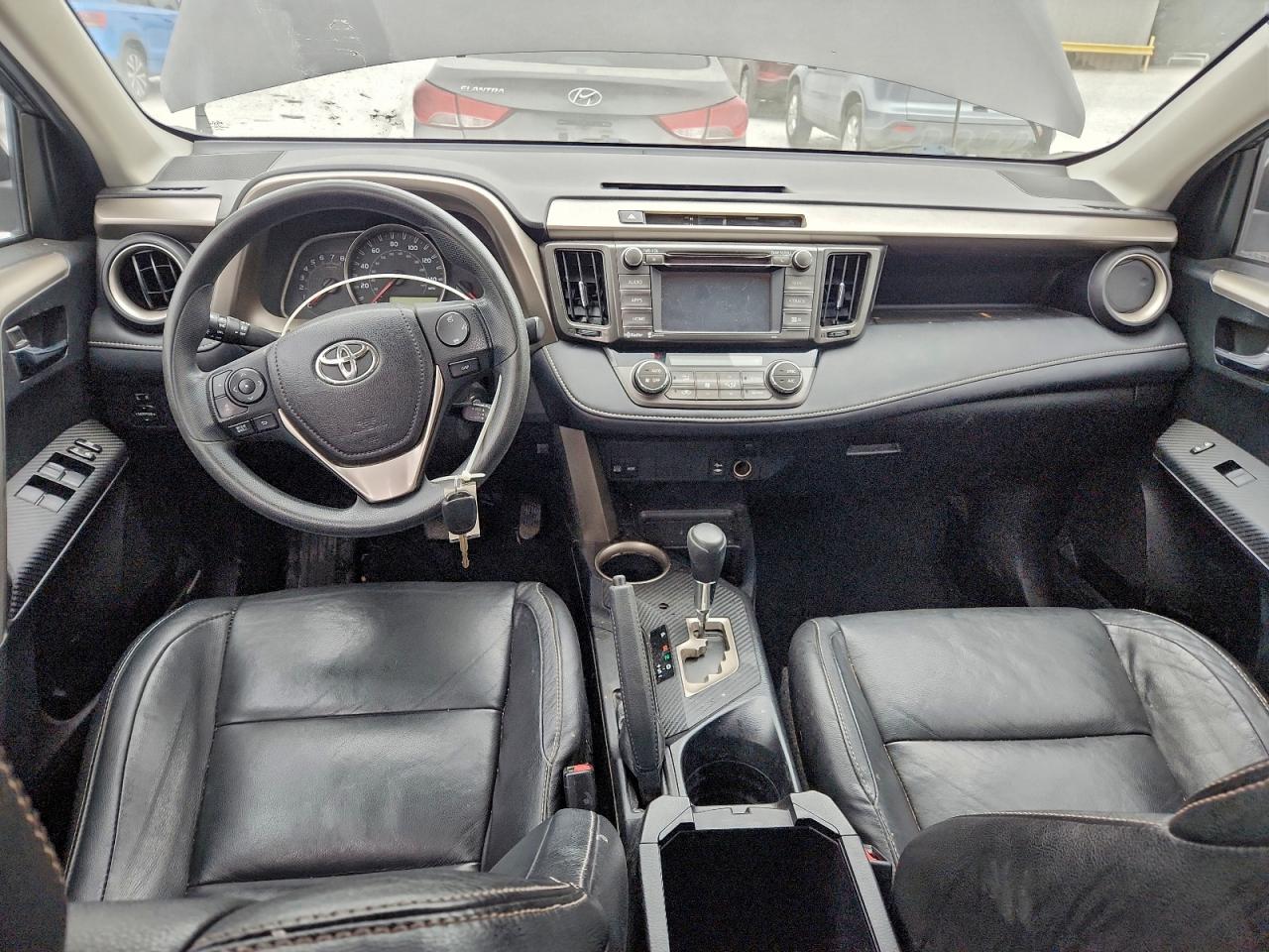 2014 TOYOTA RAV4 XLE photo 8