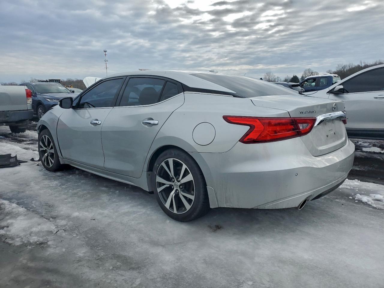 2017 NISSAN MAXIMA 3.5S photo 2