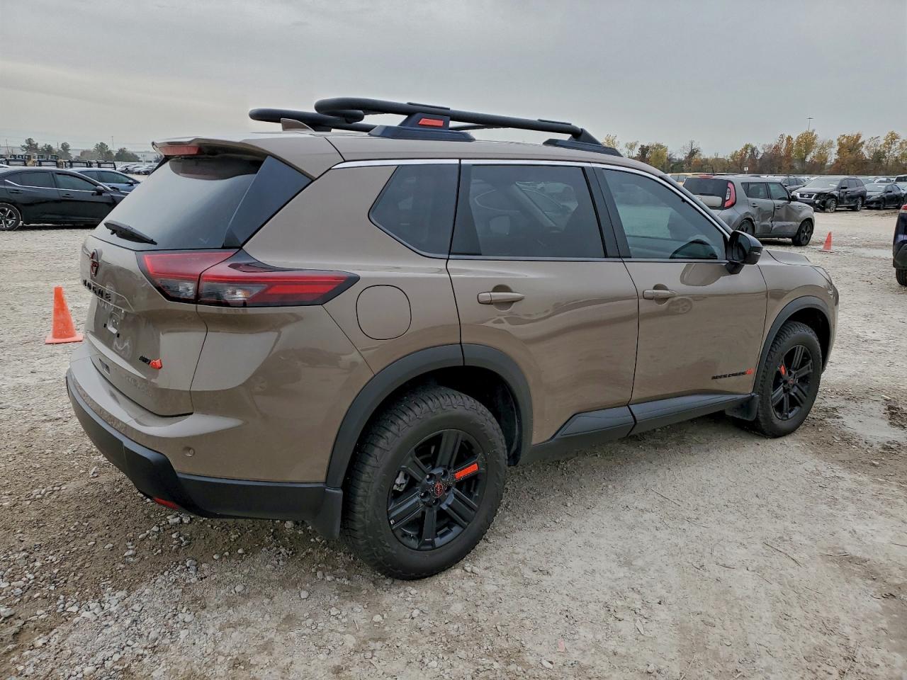 2025 NISSAN ROGUE SV photo 3