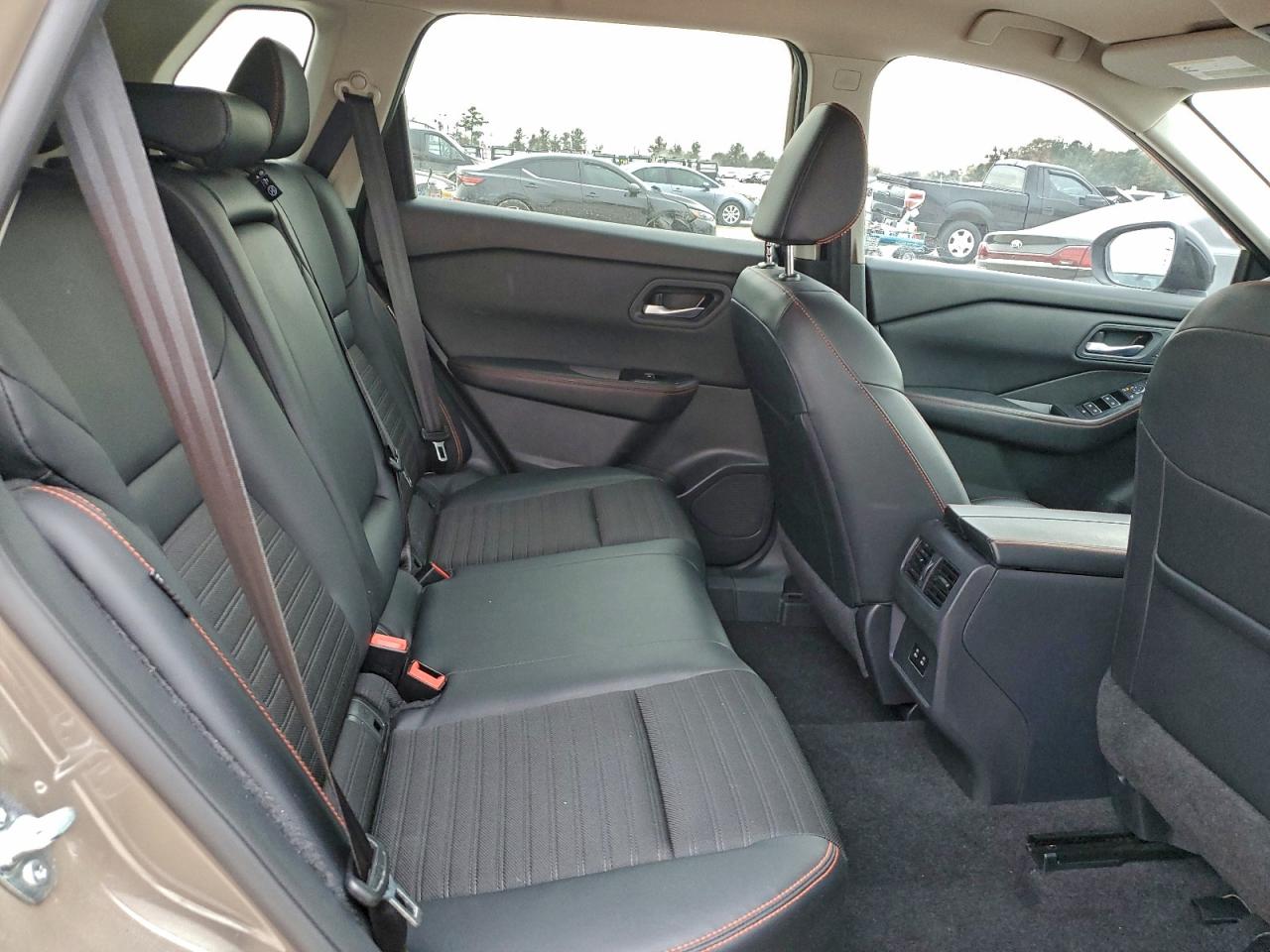 2025 NISSAN ROGUE SV photo 11