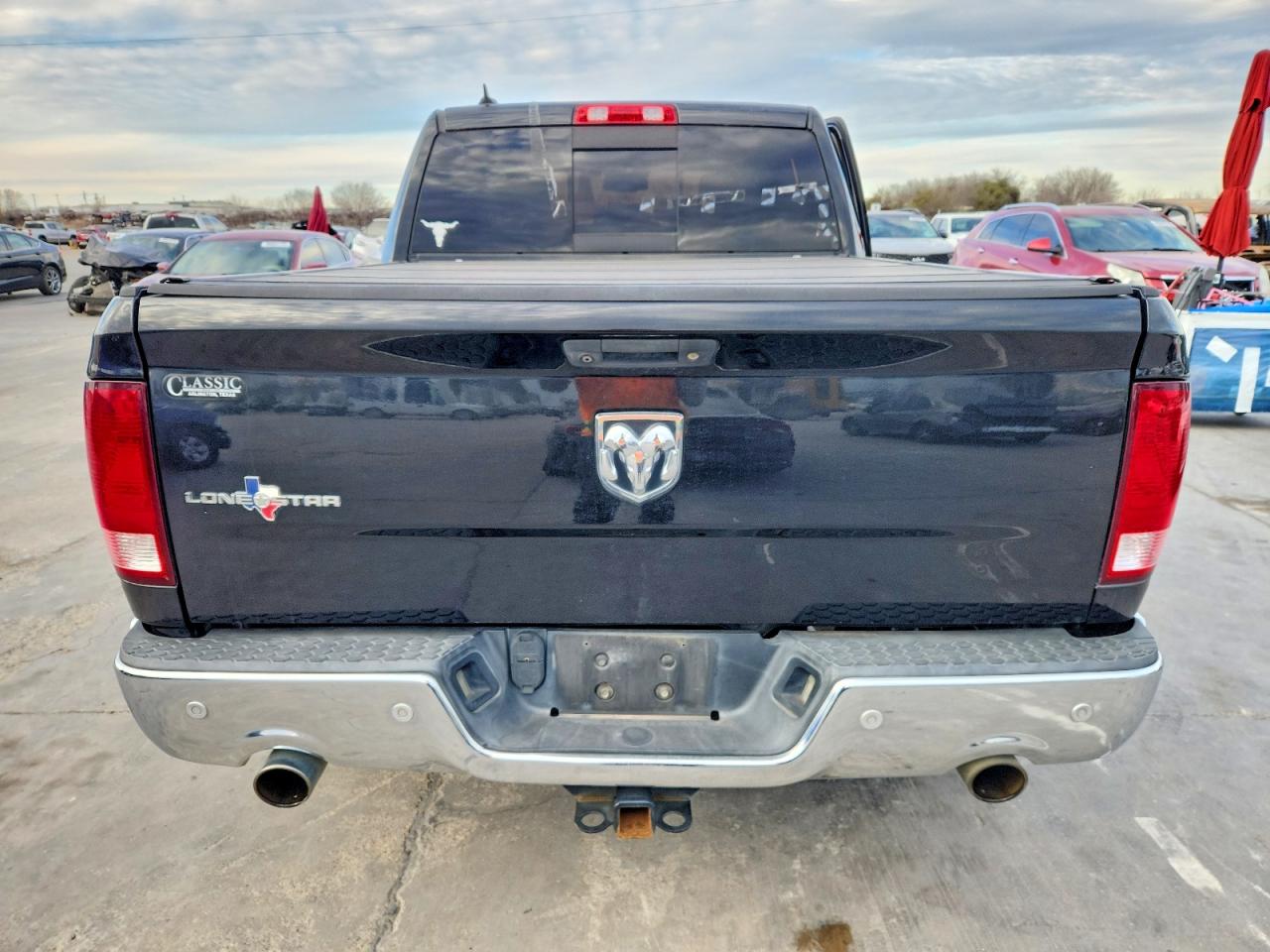 2016 RAM 1500 SLT photo 6