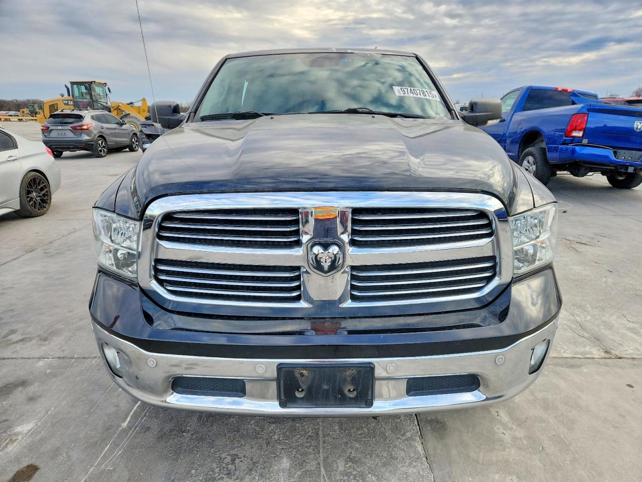 2016 RAM 1500 SLT photo 5
