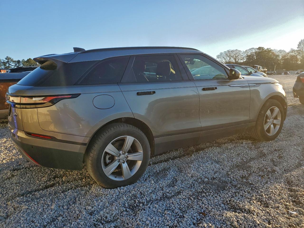 2019 LAND ROVER RANGE ROVER VELAR S photo 3