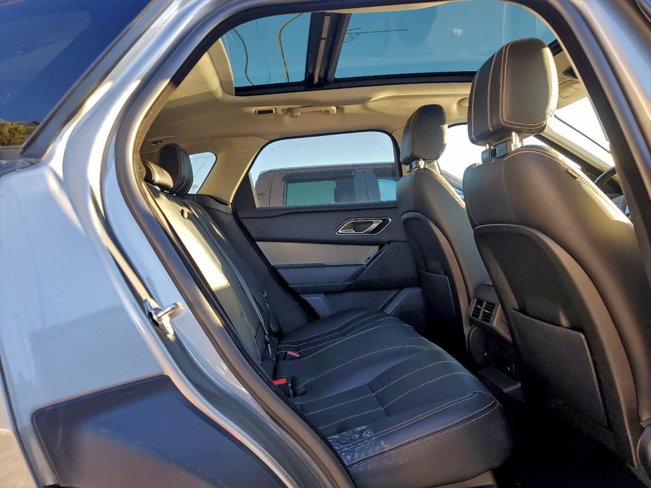 2019 LAND ROVER RANGE ROVER VELAR S photo 11