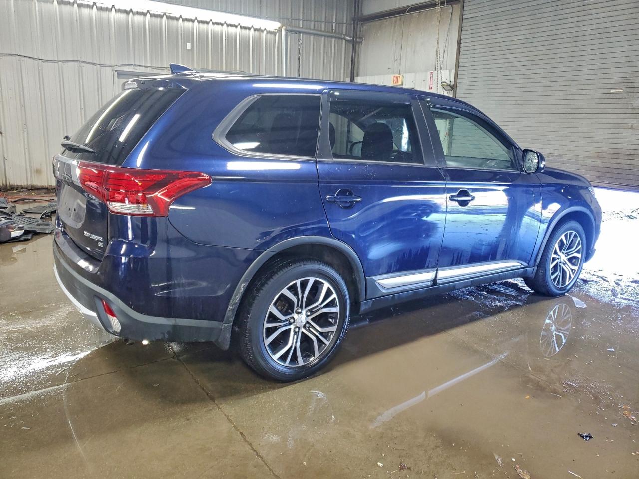 2018 MITSUBISHI OUTLANDER SE photo 3