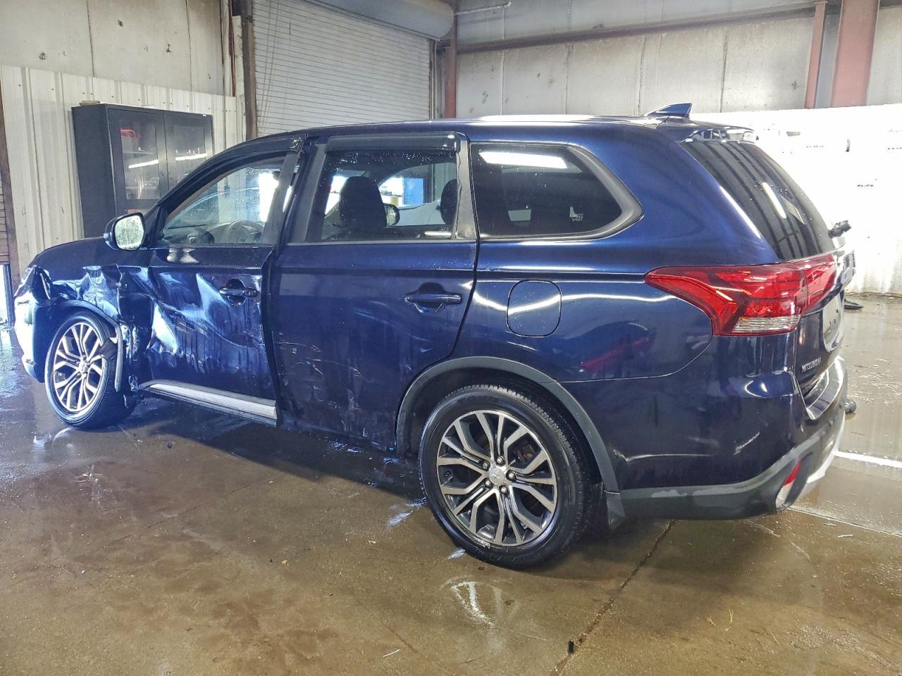 2018 MITSUBISHI OUTLANDER SE photo 2