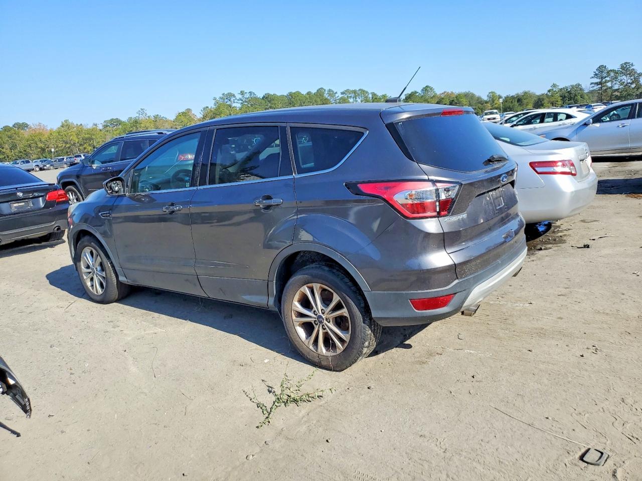 2017 FORD ESCAPE SE photo 2