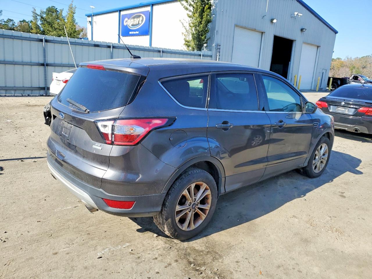 2017 FORD ESCAPE SE photo 3