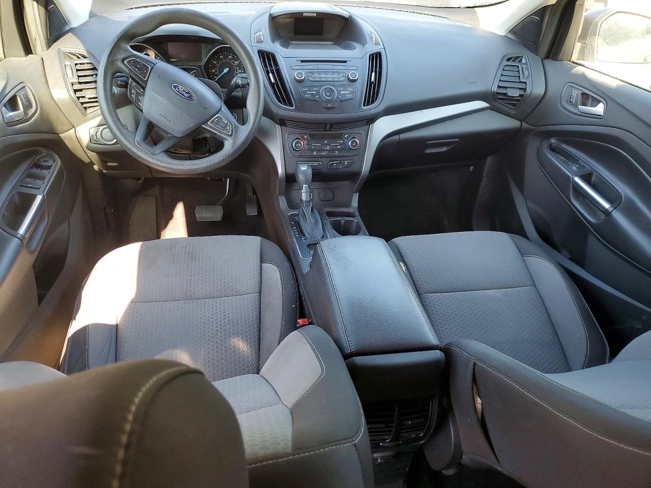 2017 FORD ESCAPE SE photo 8