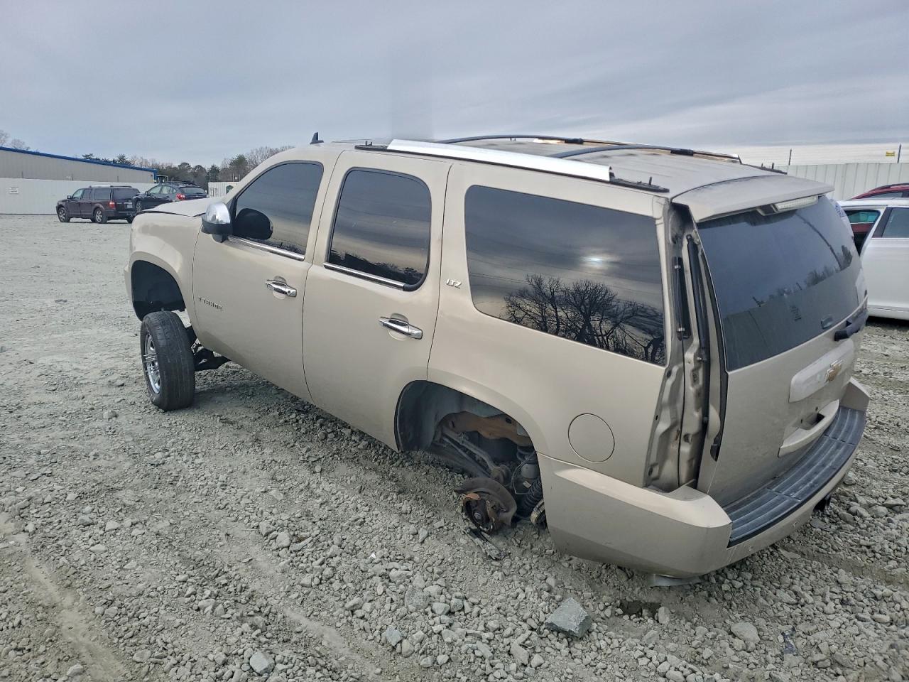 2007 CHEVROLET TAHOE C1500 photo 2