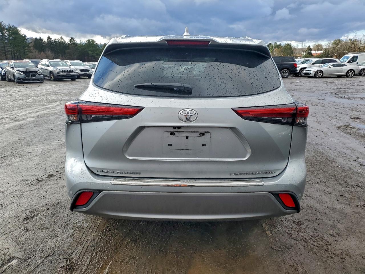 2023 TOYOTA HIGHLANDER L photo 6