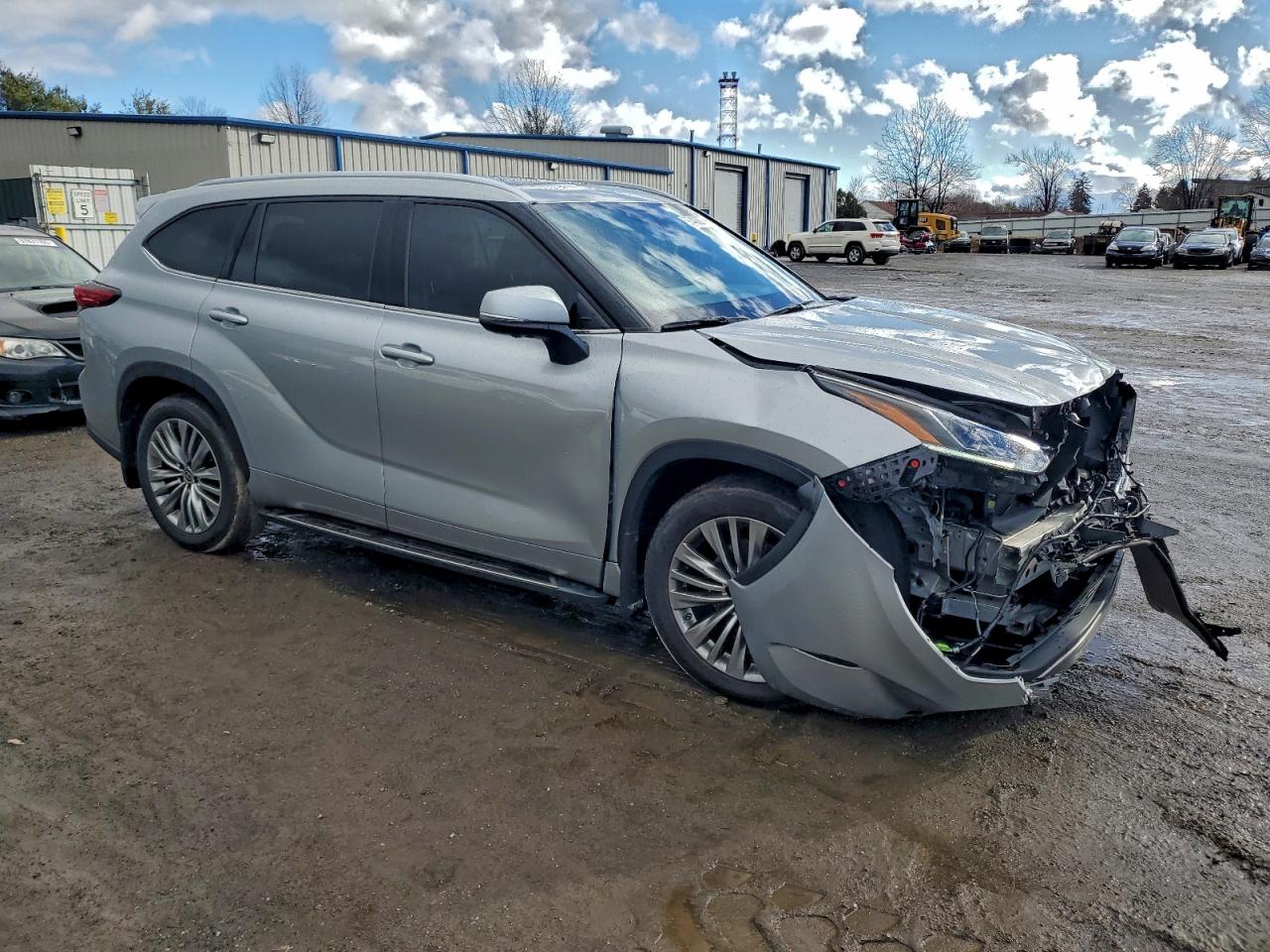 2023 TOYOTA HIGHLANDER L photo 4