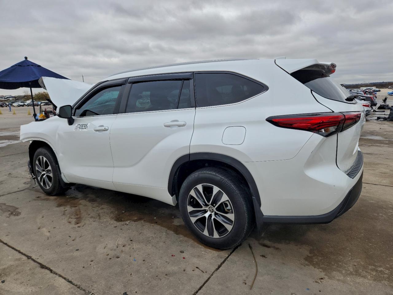 2023 TOYOTA HIGHLANDER L photo 2