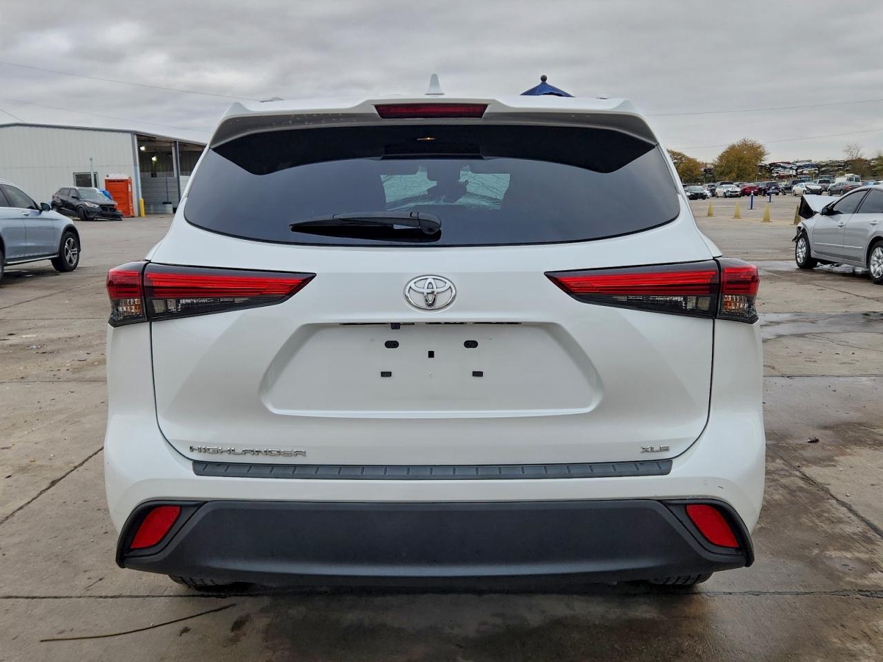 2023 TOYOTA HIGHLANDER L photo 6