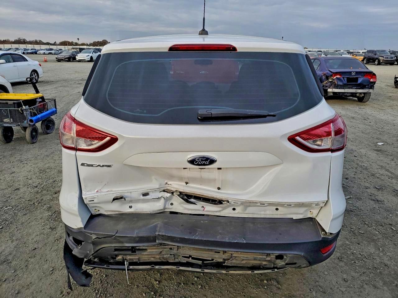 2015 FORD ESCAPE S photo 11