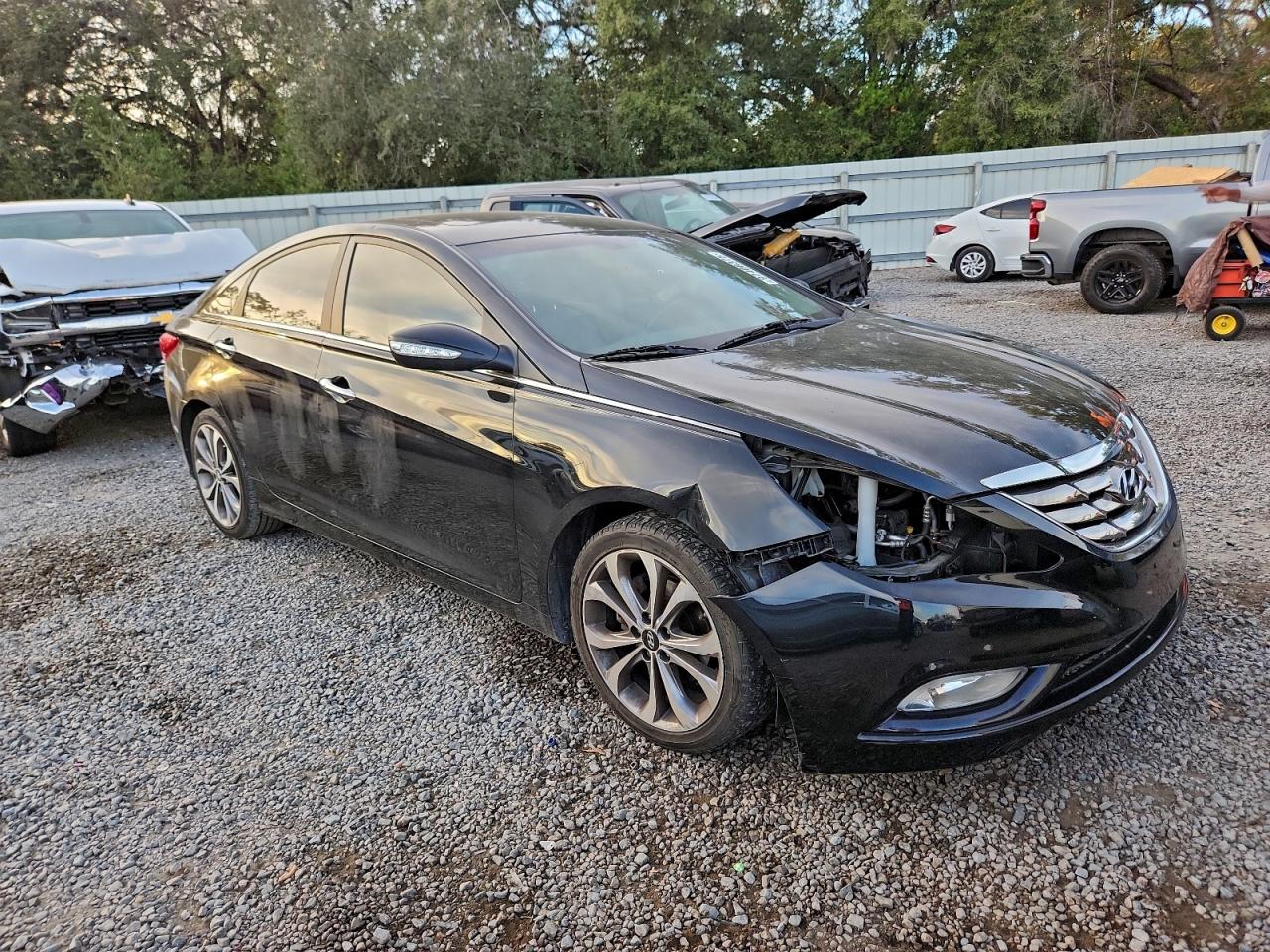 2013 HYUNDAI SONATA SE photo 4
