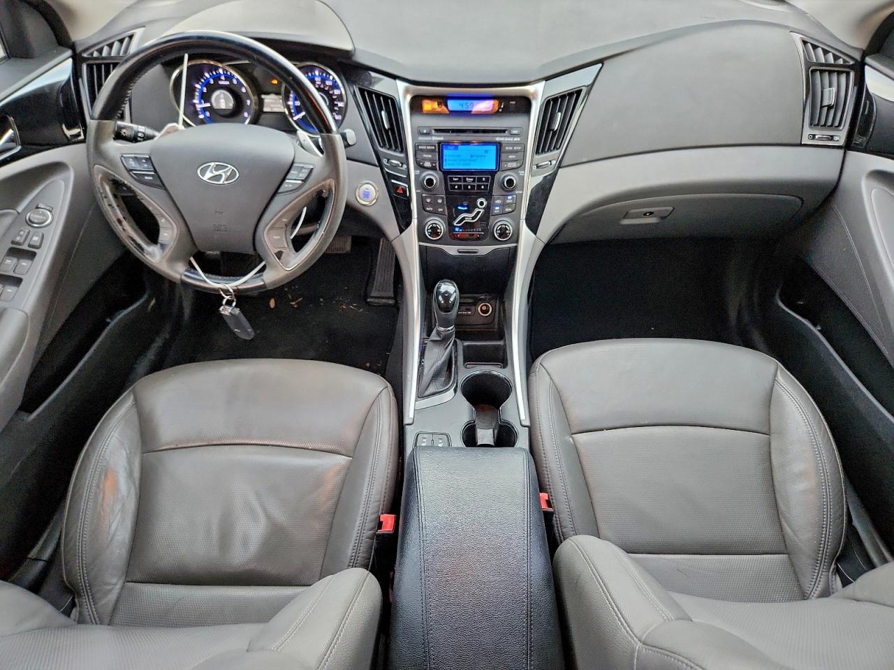 2013 HYUNDAI SONATA SE photo 8