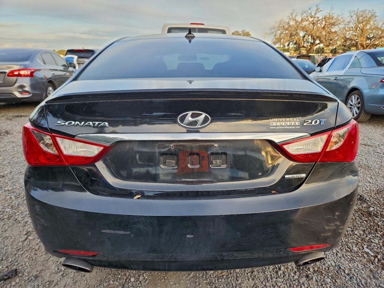 2013 HYUNDAI SONATA SE photo 6
