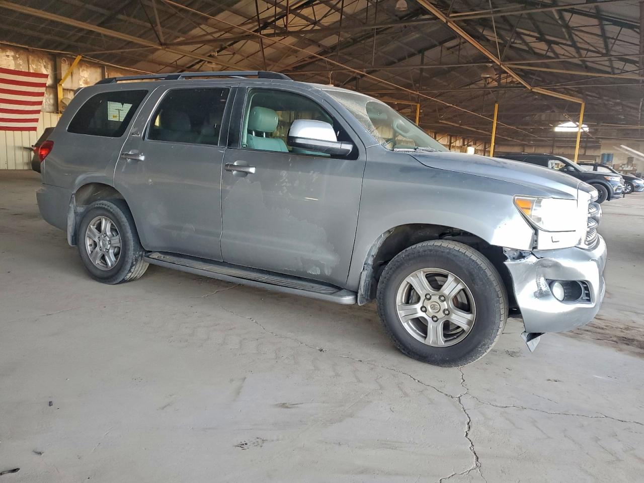 2010 TOYOTA SEQUOIA SR5 photo 4