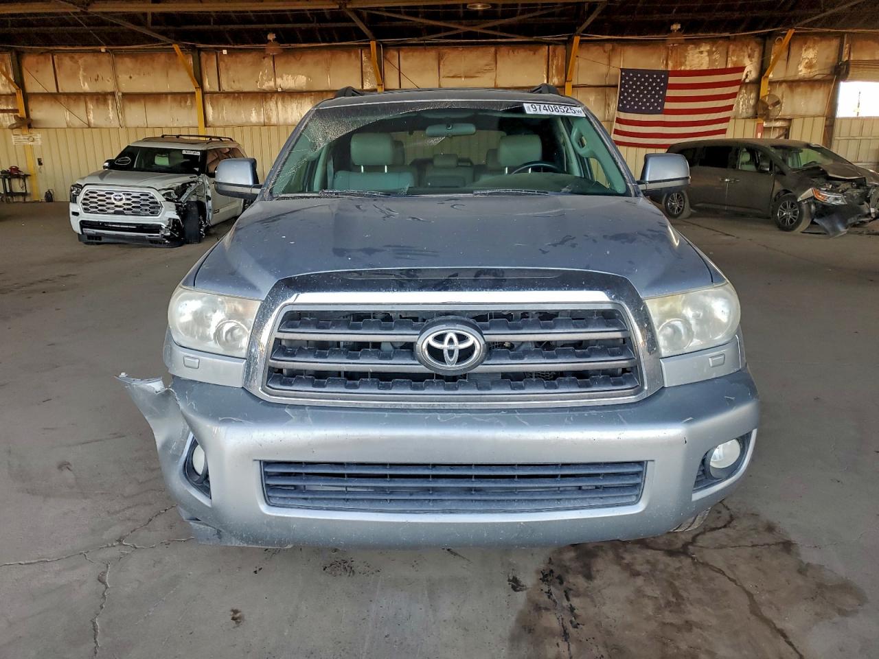 2010 TOYOTA SEQUOIA SR5 photo 5