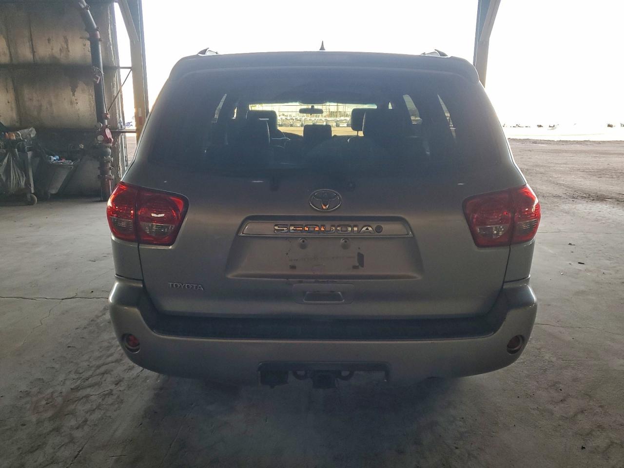 2010 TOYOTA SEQUOIA SR5 photo 6