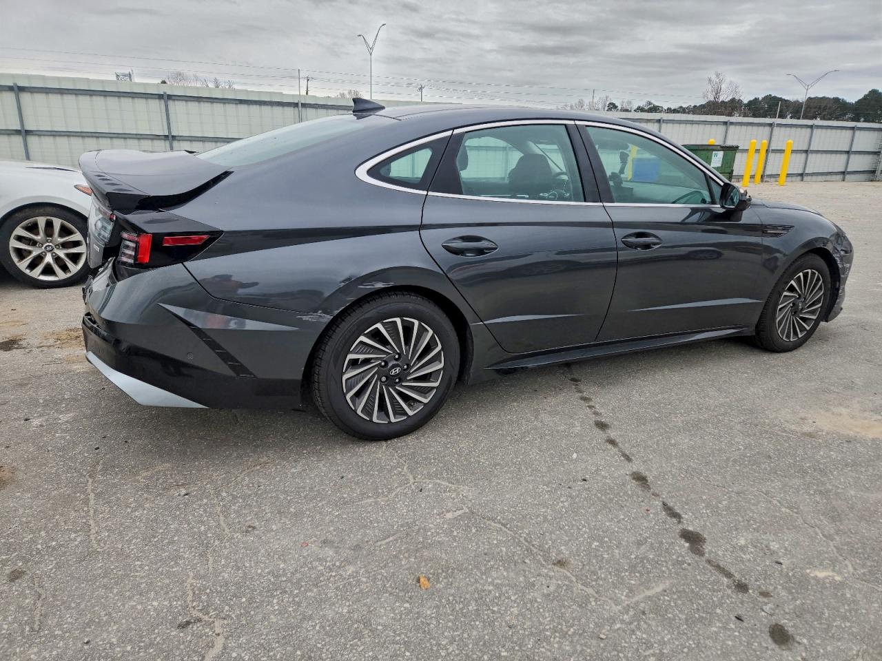 2025 HYUNDAI SONATA HYBRID photo 3