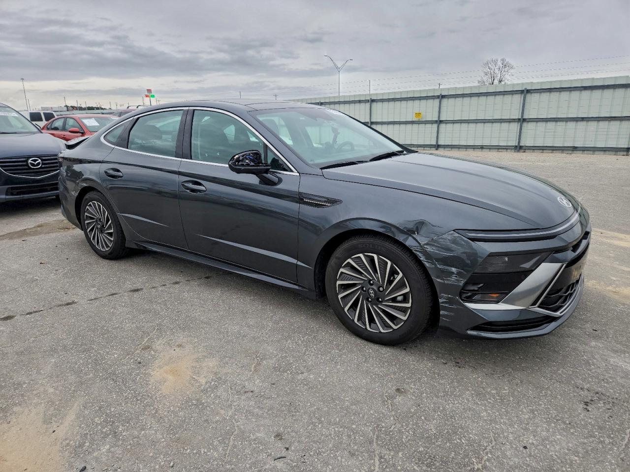 2025 HYUNDAI SONATA HYBRID photo 4