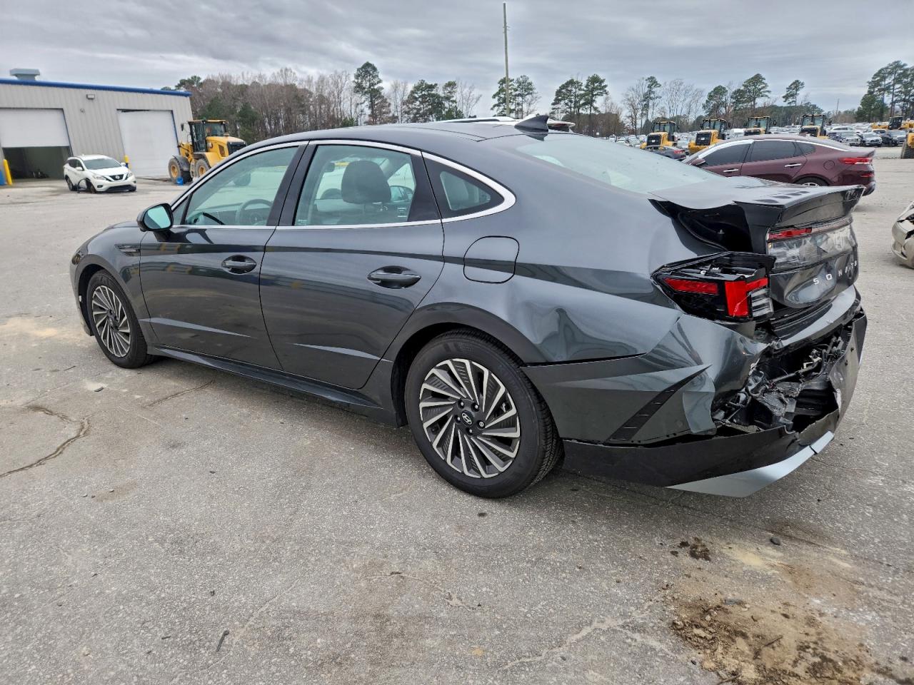 2025 HYUNDAI SONATA HYBRID photo 2