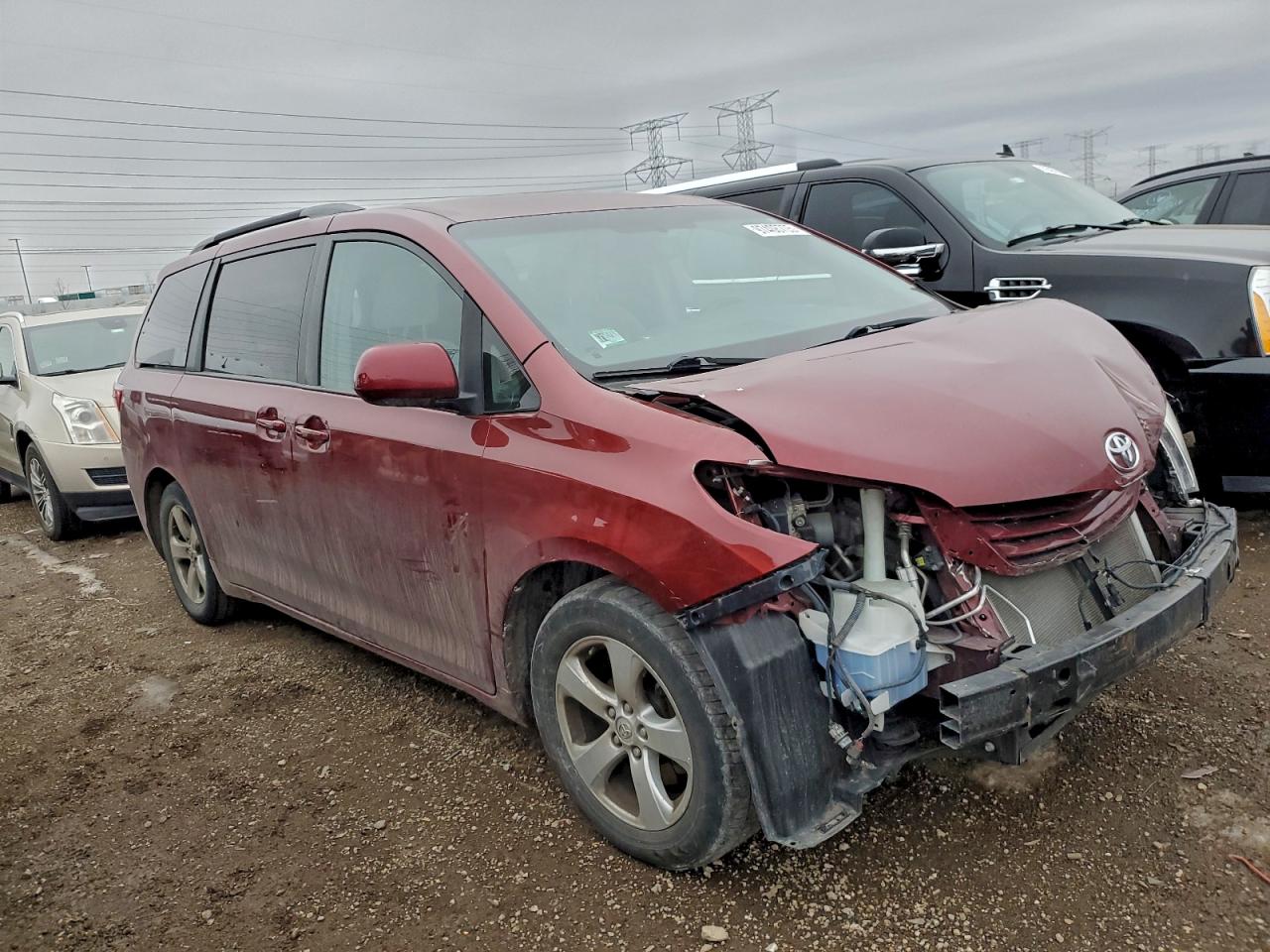 2016 TOYOTA SIENNA LE photo 4