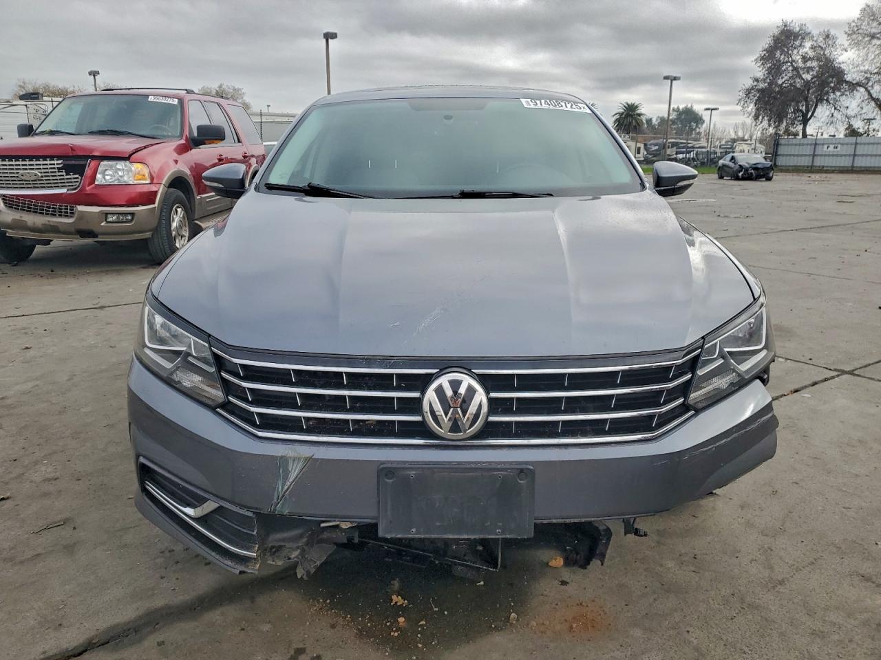 2019 VOLKSWAGEN PASSAT WOLFSBURG photo 5