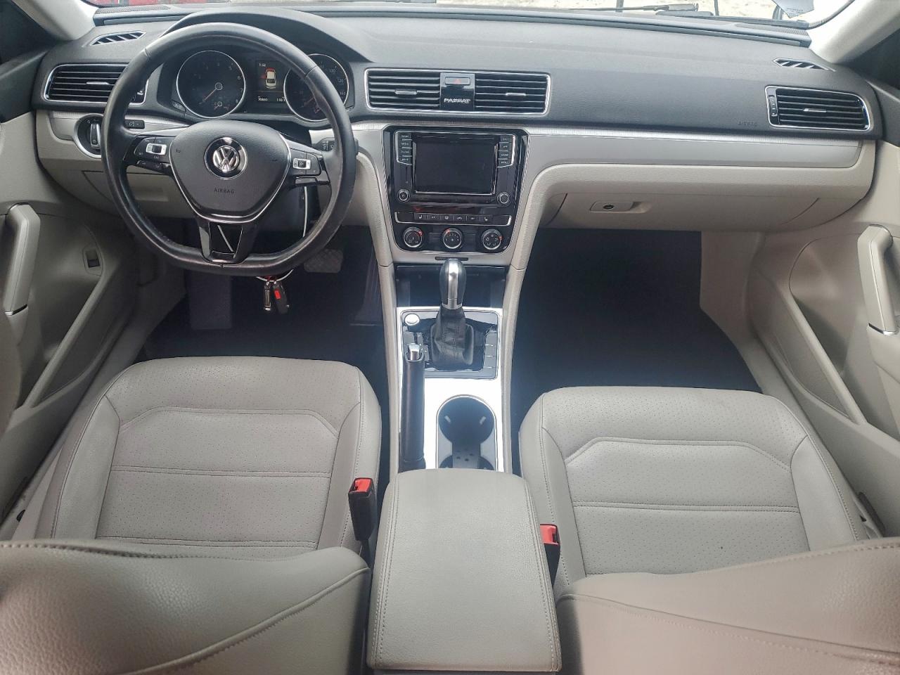 2019 VOLKSWAGEN PASSAT WOLFSBURG photo 8