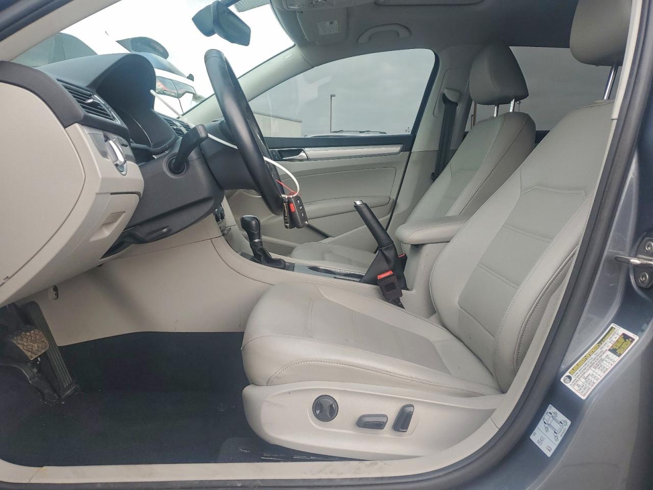 2019 VOLKSWAGEN PASSAT WOLFSBURG photo 7