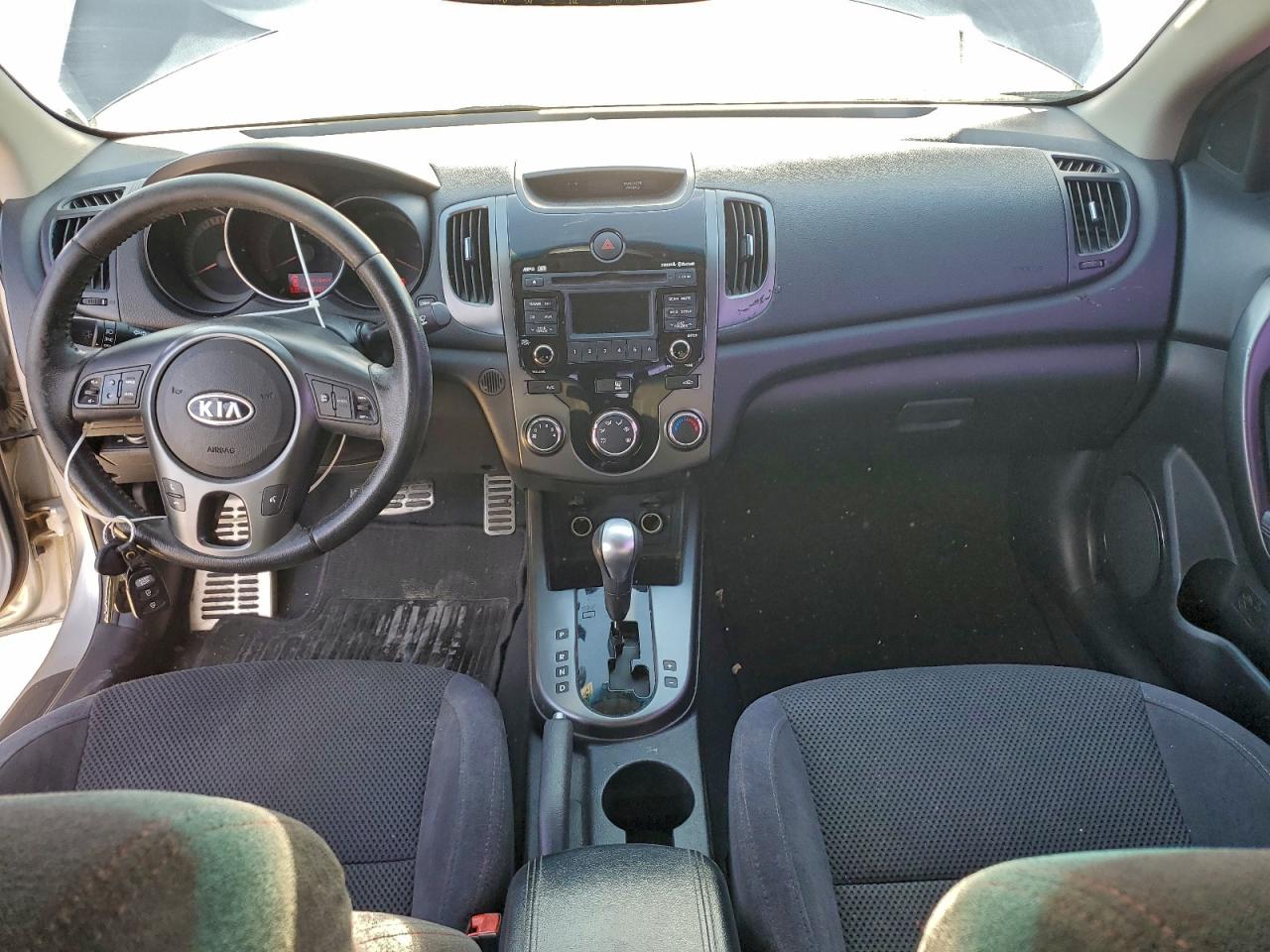 2010 KIA FORTE SX photo 8