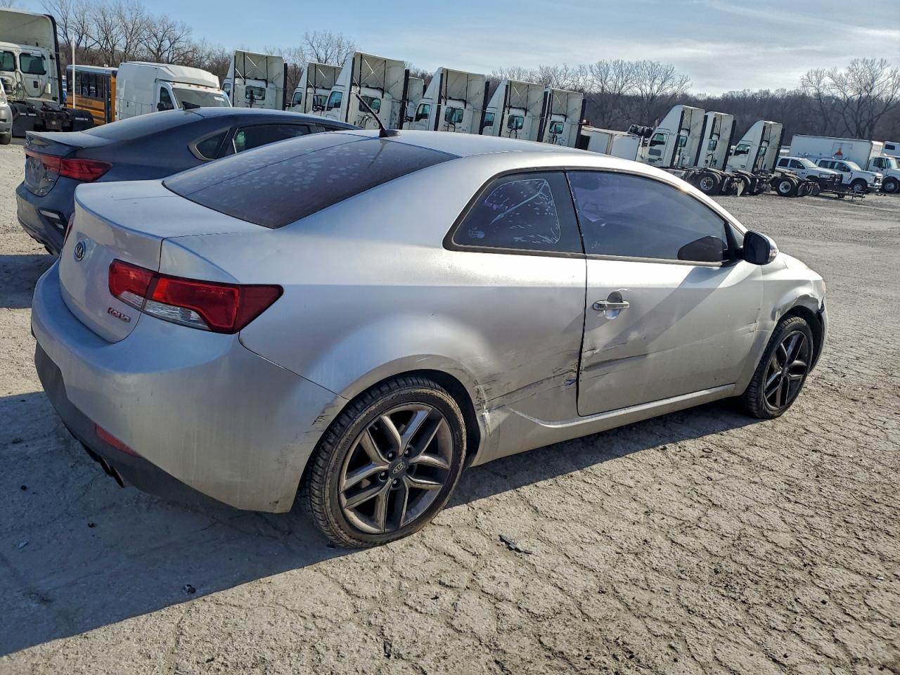 2010 KIA FORTE SX photo 3