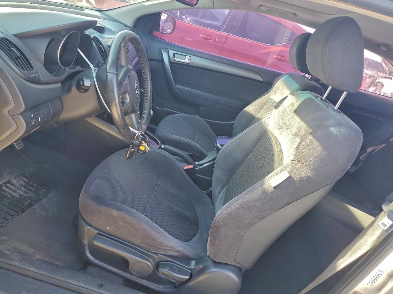 2010 KIA FORTE SX photo 7