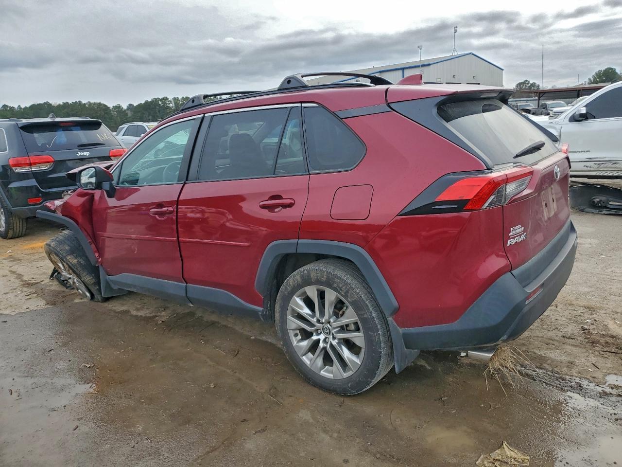 2021 TOYOTA RAV4 XLE PREMIUM photo 2