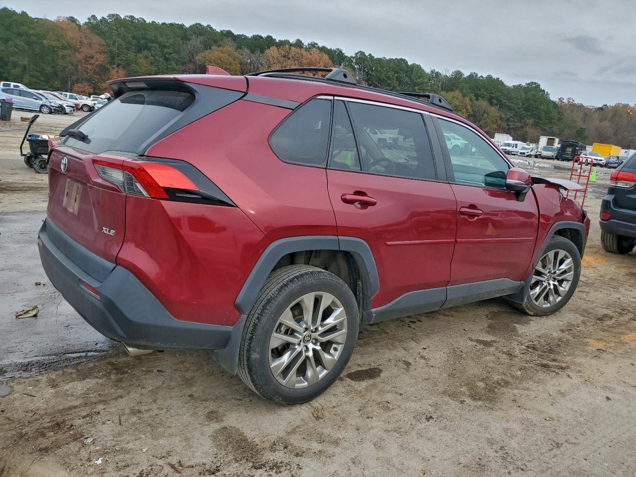 2021 TOYOTA RAV4 XLE PREMIUM photo 3