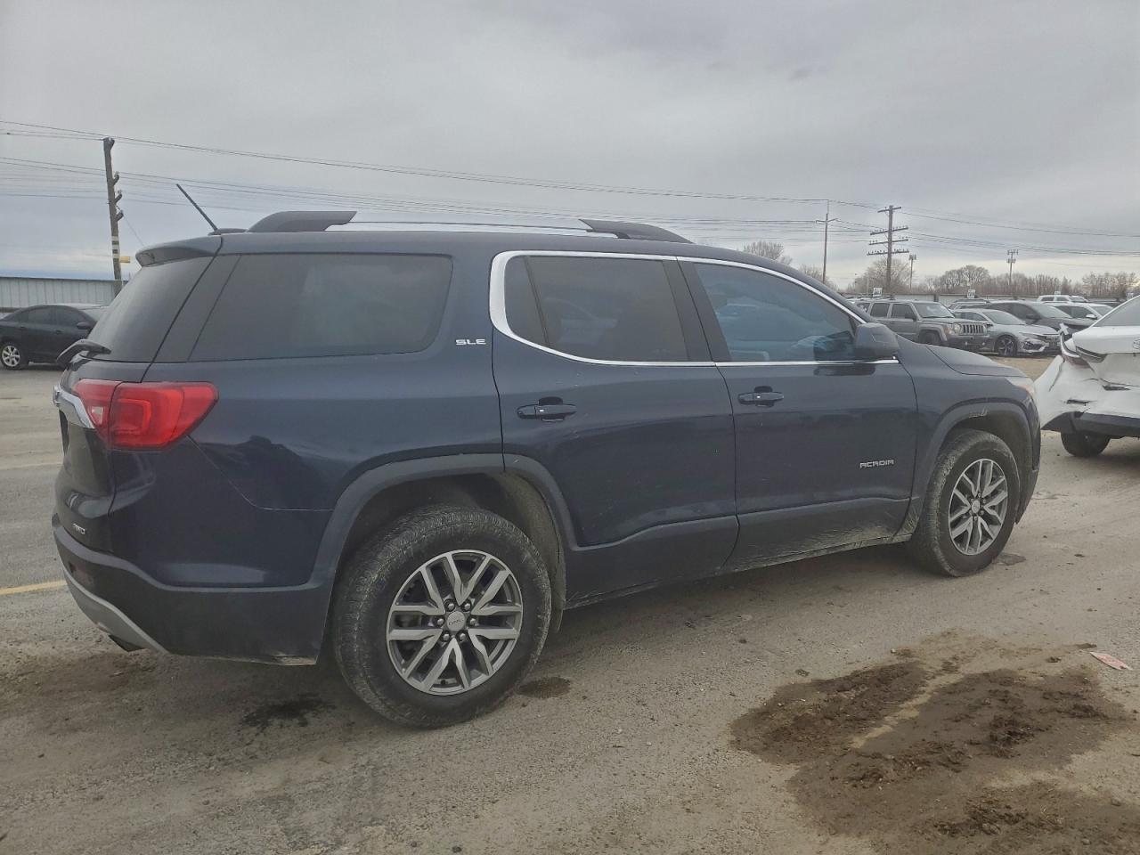 2017 GMC ACADIA SLE photo 3