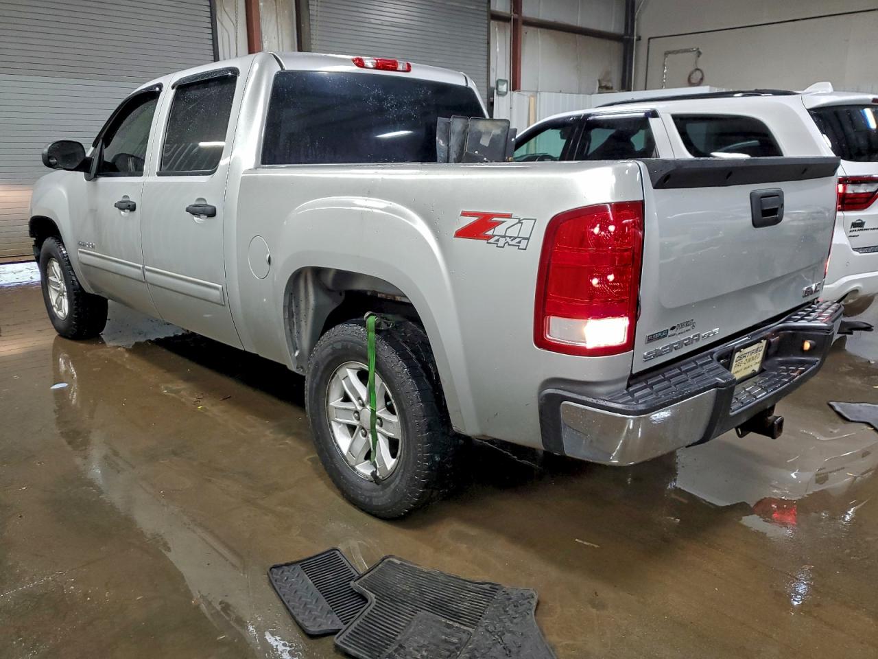 2011 GMC SIERRA K1500 SLE photo 2