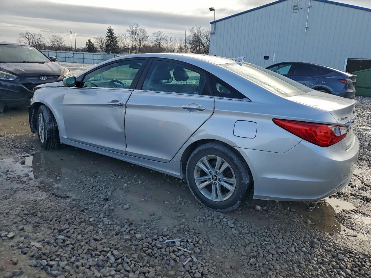 2011 HYUNDAI SONATA GLS photo 2