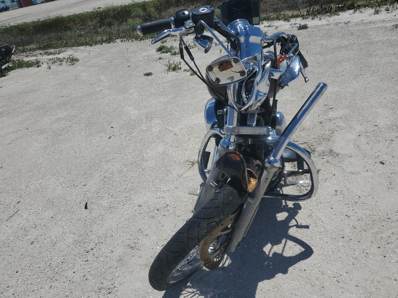 2007 HARLEY-DAVIDSON XL1200 C photo 2