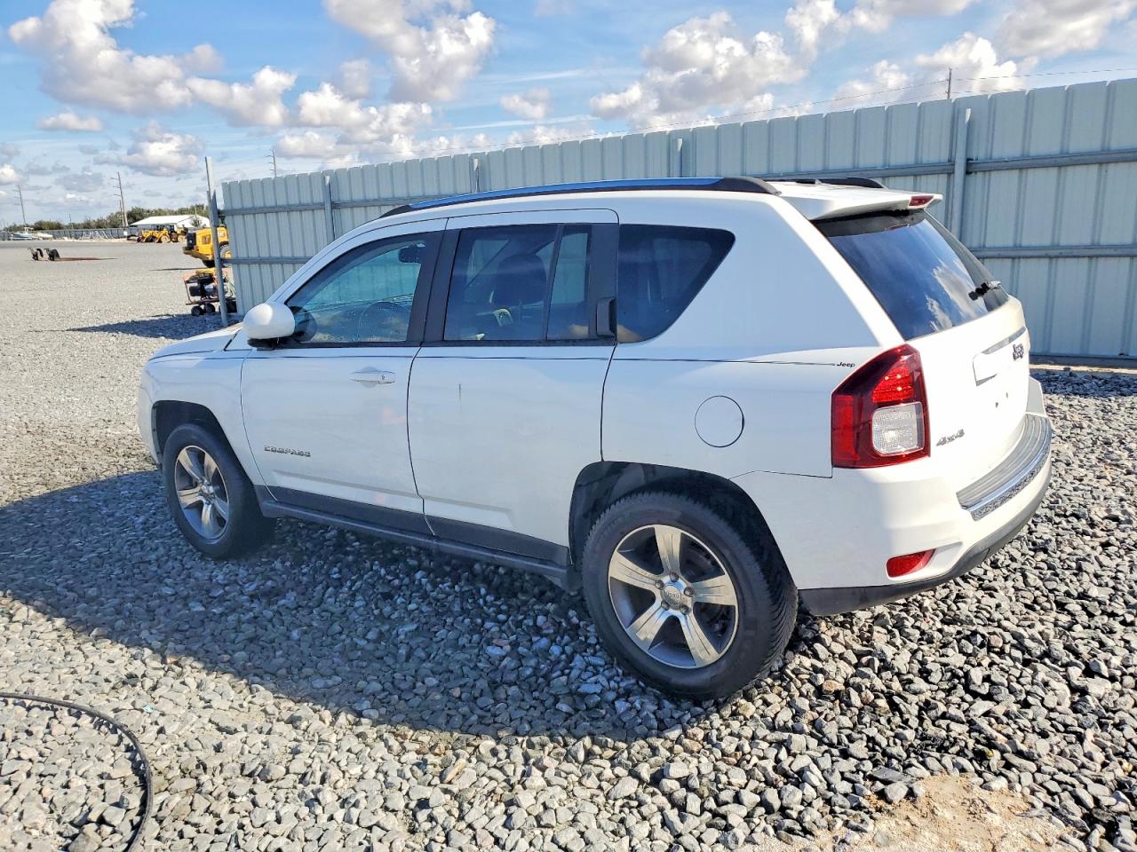 2017 JEEP COMPASS LATITUDE photo 2