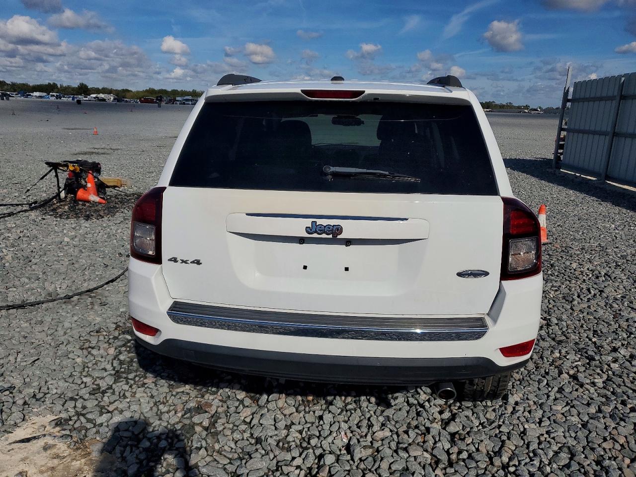 2017 JEEP COMPASS LATITUDE photo 6